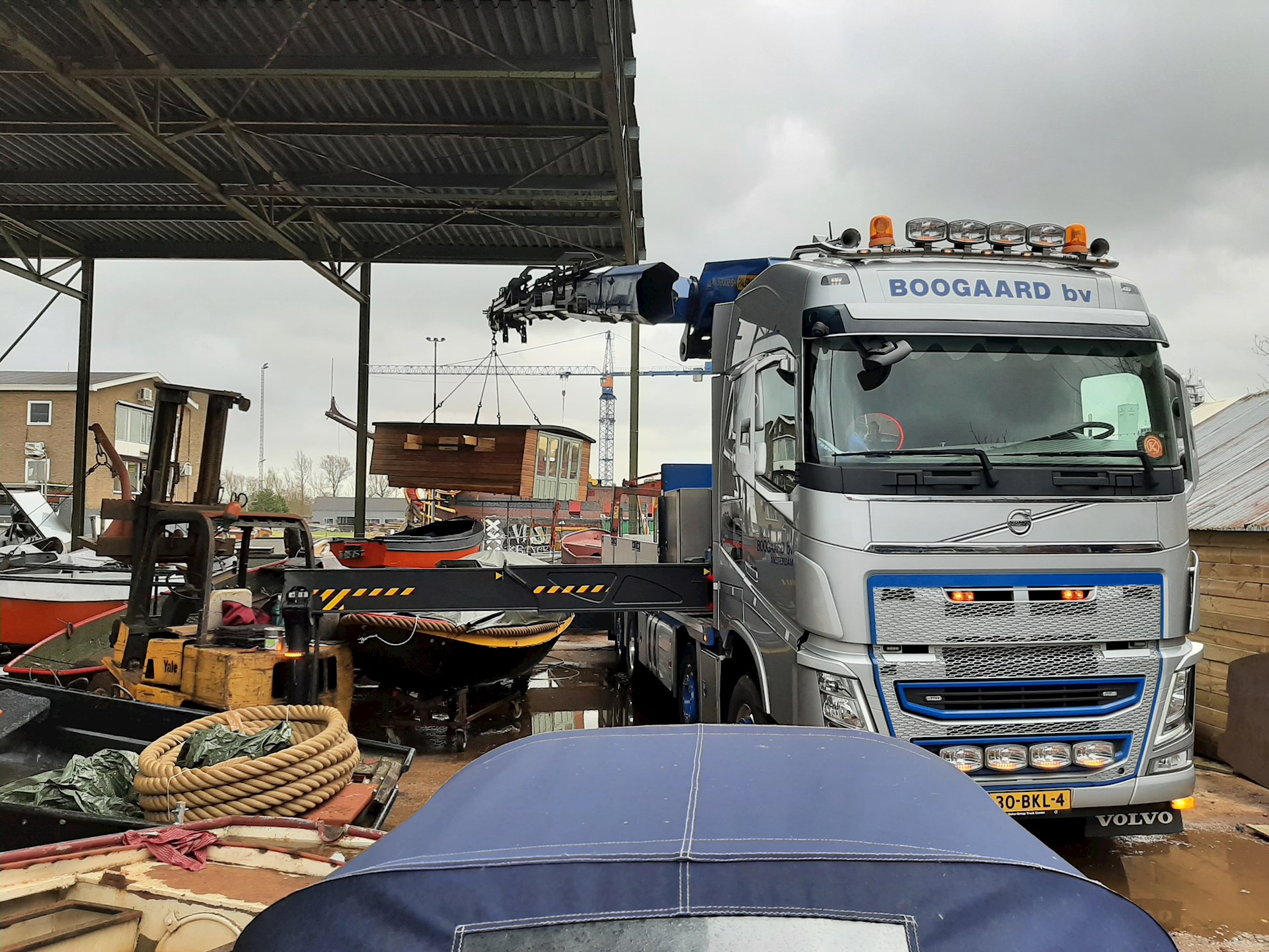 Projecten Kajuit Van Boot Af Hijsen En Op Containers Plaatsen Voor Grachtenboot Amsterdam4